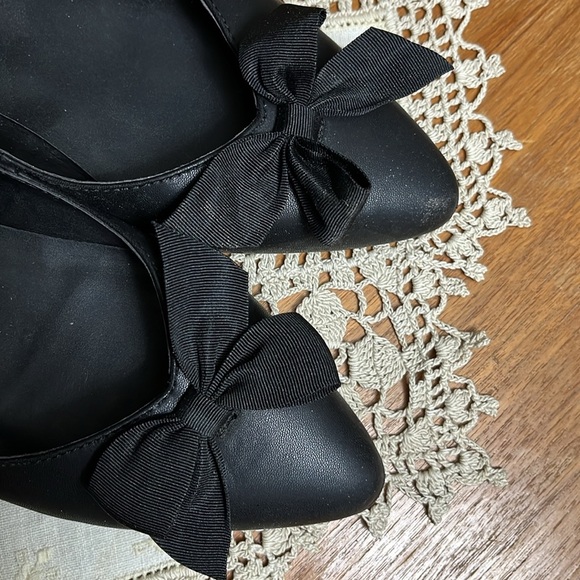 Kenneth Cole Reaction Women's Lily Flat - Picture 3 of 5